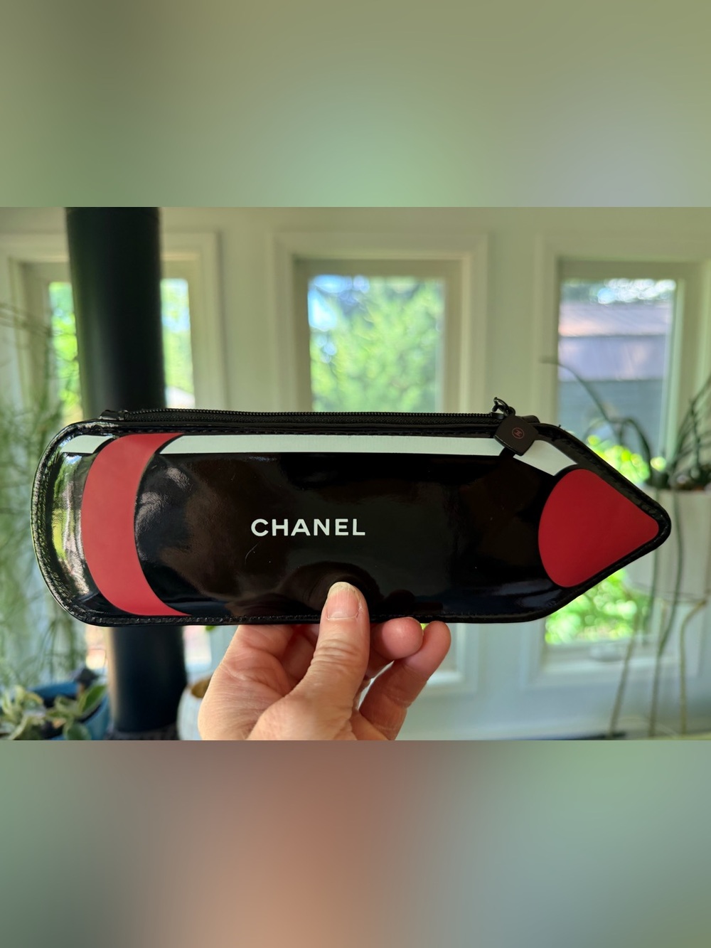 Chanel LE ROUGE CRAYON DE COULEUR Case. Black & Red Patent Pleather